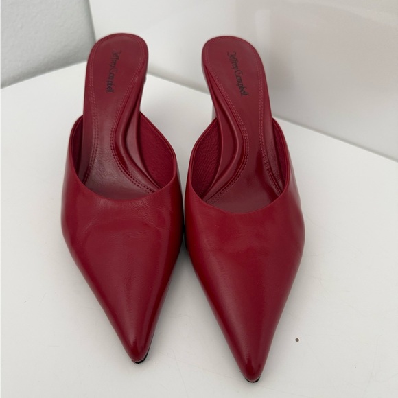 NWOT Unamused Pointed Toe Mule (Women)
Jeffrey Campbell size 9 - Picture 4 of 8